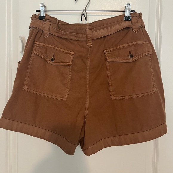 NWT Old Navy Tie-Front Shorts Size Large - Picture 2 of 2